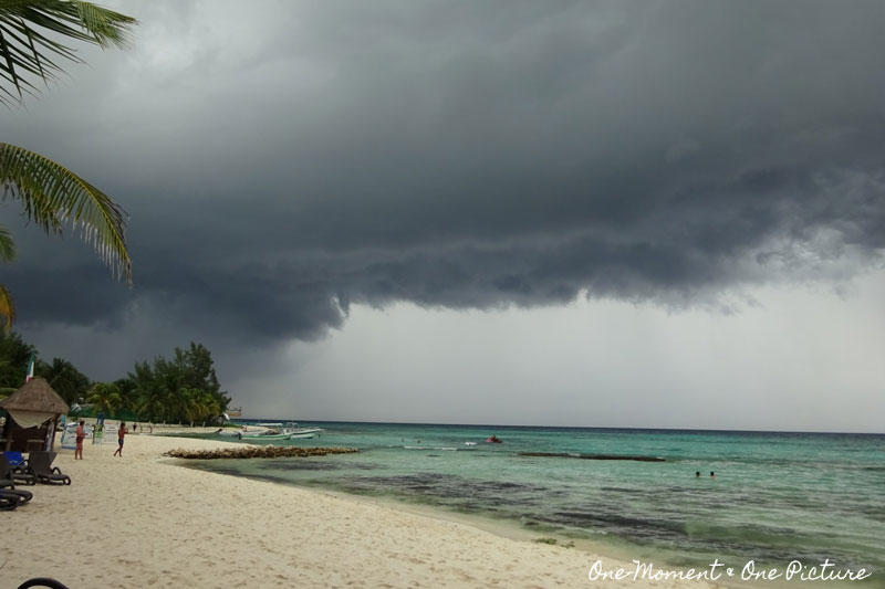 Unwetterfront, Strand, Mexico